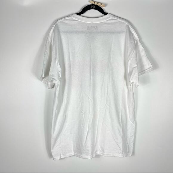 Kawaii Ramen and Sriracha Sauce Social Distancing Is Hard Unisex T Shirt XL - Picture 2 of 7